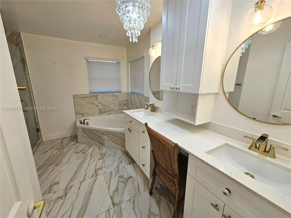 387 NW 107th Ave Pembroke Pines, FL 33026