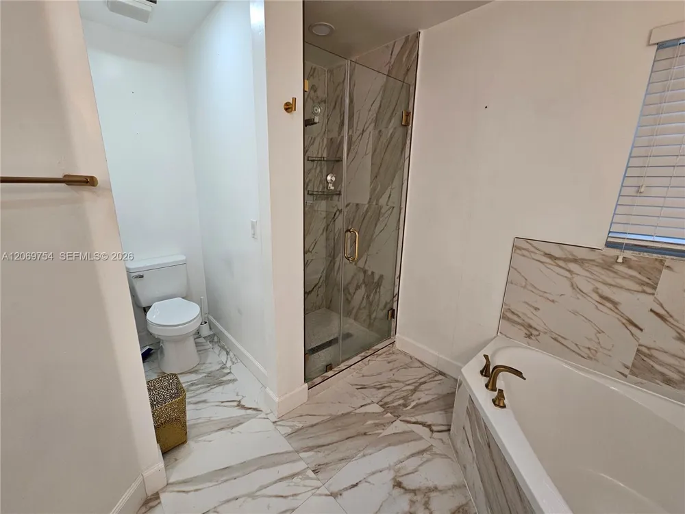 387 NW 107th Ave Pembroke Pines, FL 33026
