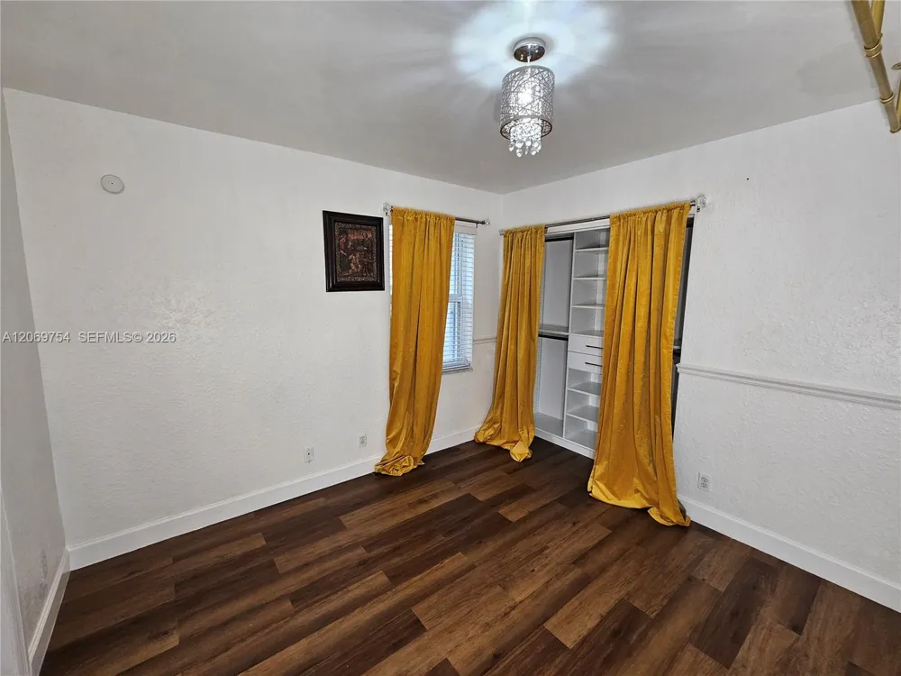 387 NW 107th Ave Pembroke Pines, FL 33026