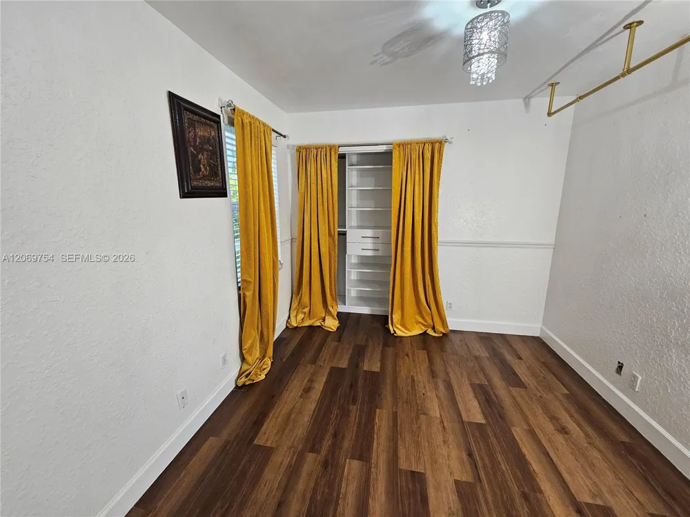 387 NW 107th Ave Pembroke Pines, FL 33026
