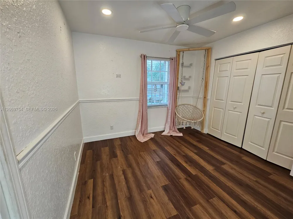 387 NW 107th Ave Pembroke Pines, FL 33026