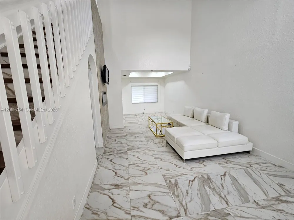 387 NW 107th Ave Pembroke Pines, FL 33026