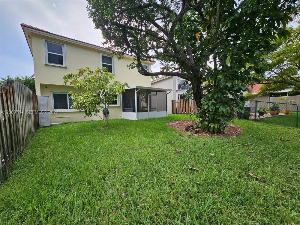 387 NW 107th Ave Pembroke Pines, FL 33026