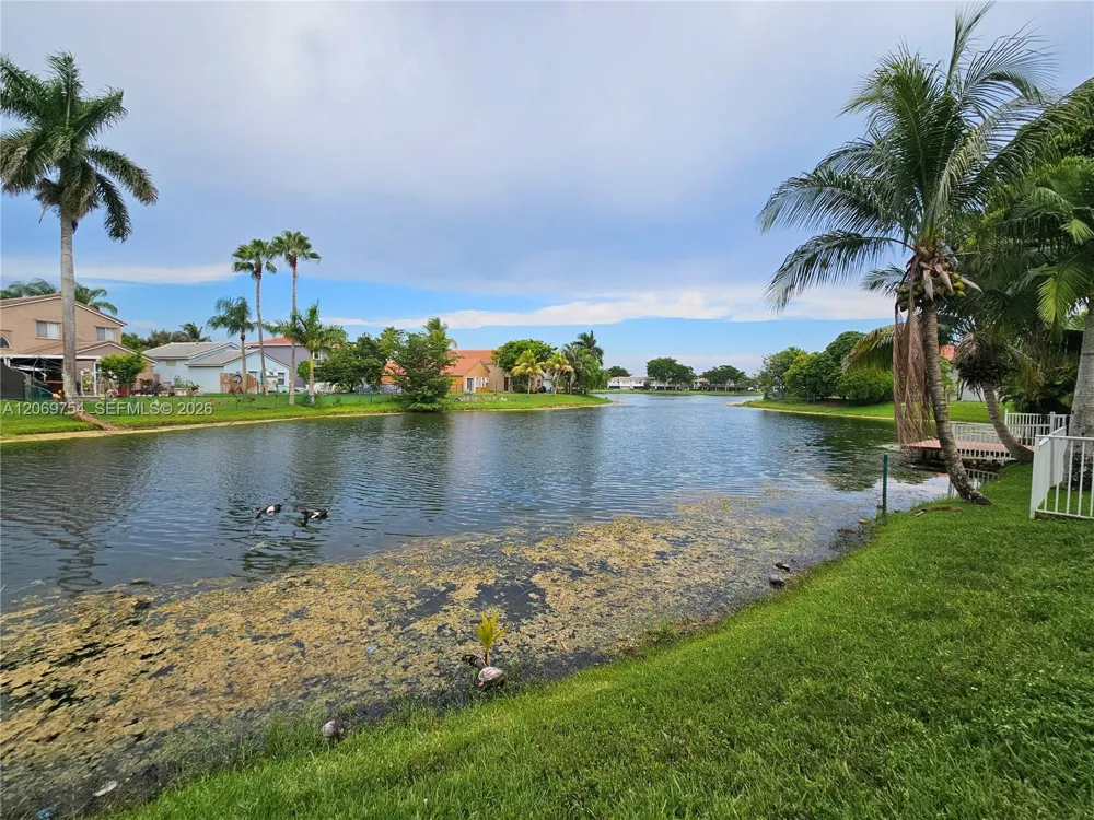 387 NW 107th Ave Pembroke Pines, FL 33026