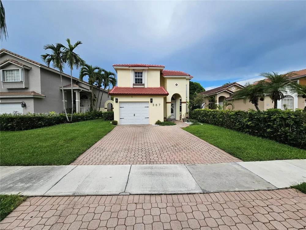 387 NW 107th Ave Pembroke Pines, FL 33026