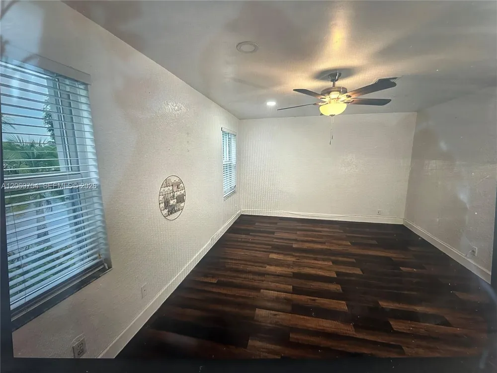 387 NW 107th Ave Pembroke Pines, FL 33026