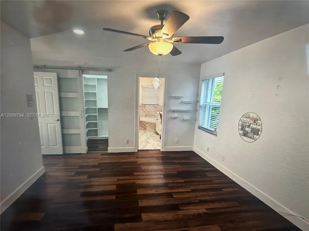 387 NW 107th Ave Pembroke Pines, FL 33026