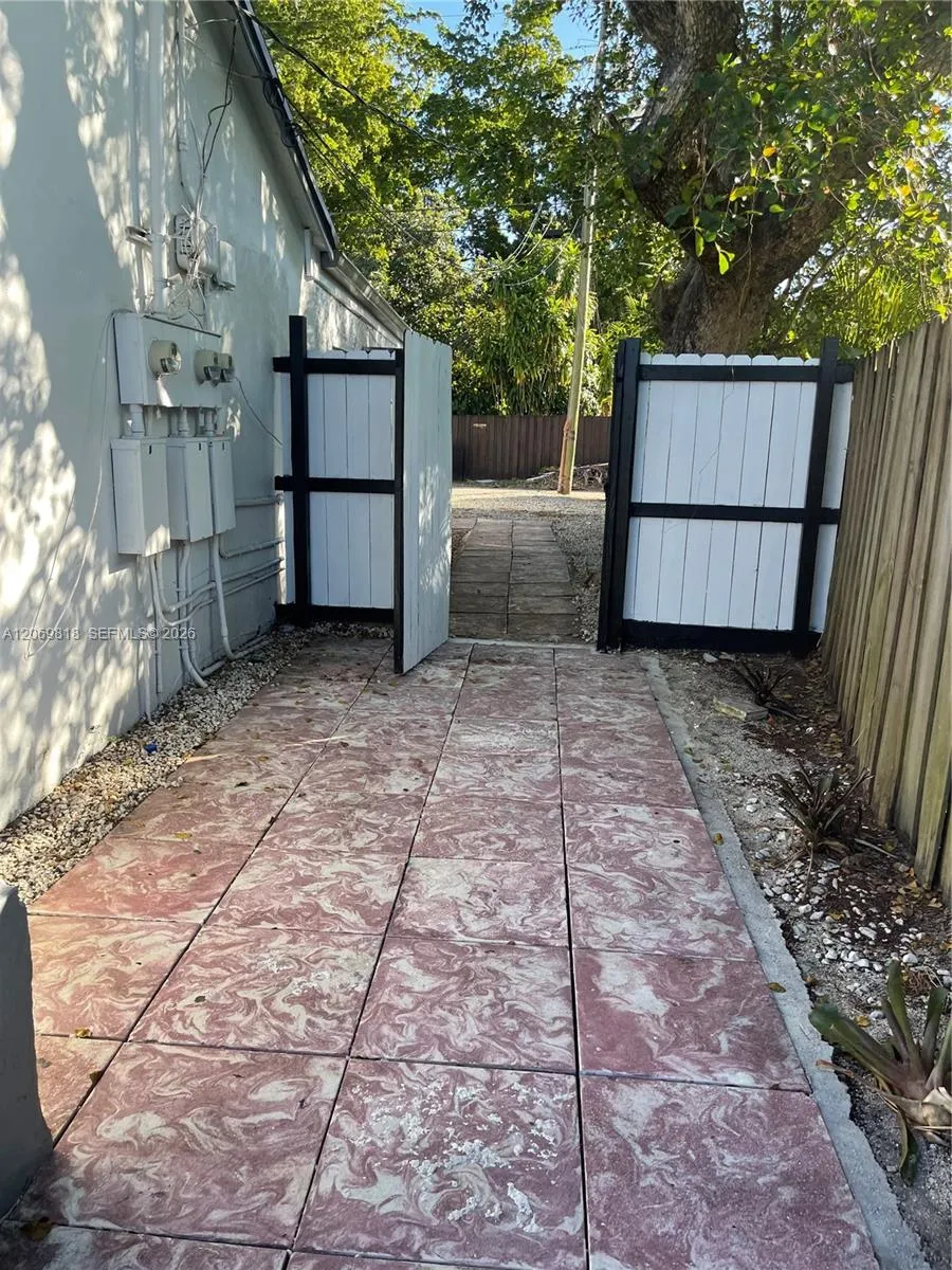 1708 Taft ST #3 Hollywood, FL 33020