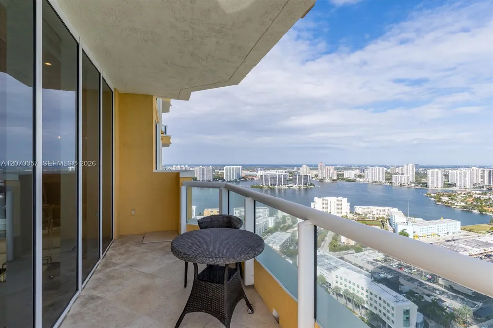 17875 Collins Ave #4001 Sunny Isles Beach, FL 33160