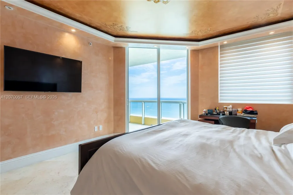 17875 Collins Ave #4001 Sunny Isles Beach, FL 33160