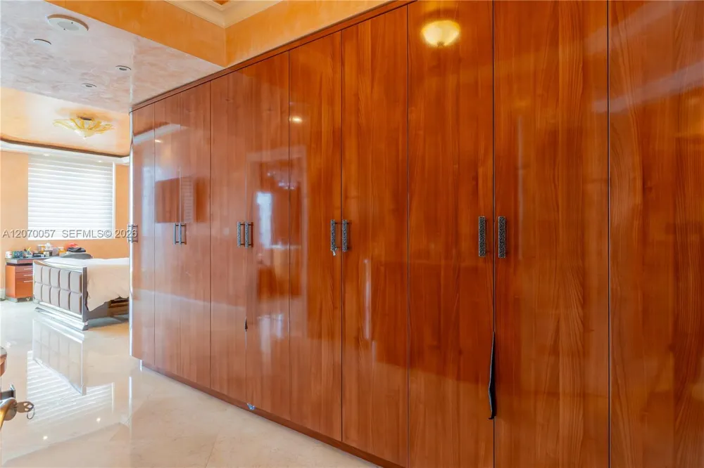 17875 Collins Ave #4001 Sunny Isles Beach, FL 33160