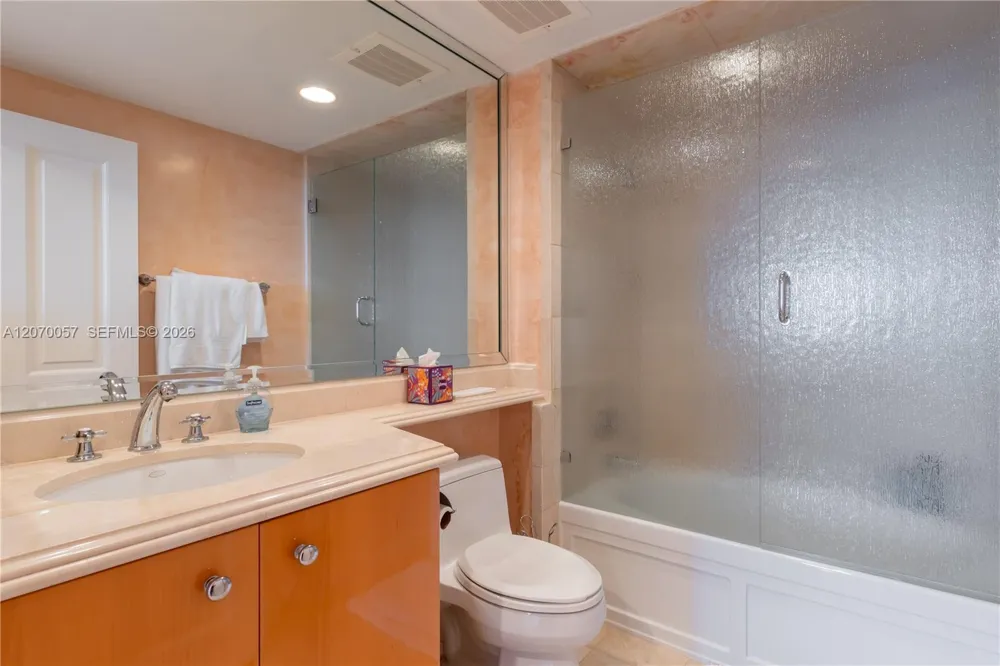 17875 Collins Ave #4001 Sunny Isles Beach, FL 33160