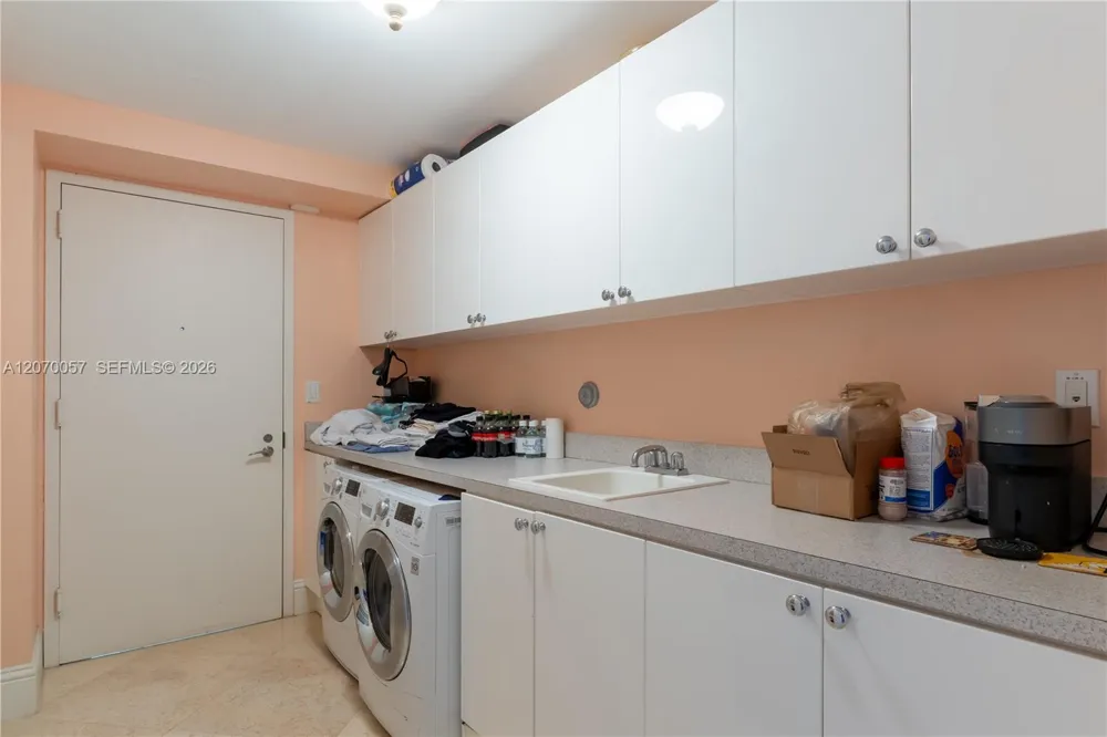 17875 Collins Ave #4001 Sunny Isles Beach, FL 33160