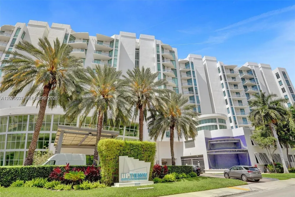 3029 NE 188th St #1010 Aventura, FL 33180