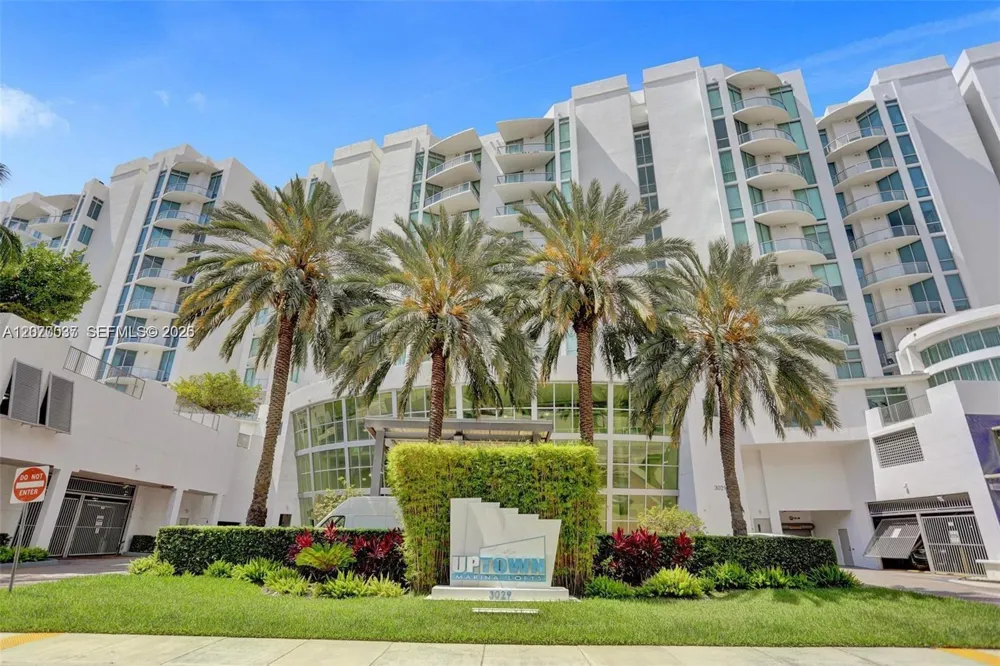 3029 NE 188th St #1010 Aventura, FL 33180