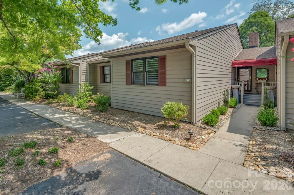 77 Chestnut Street #305 Tryon, NC 28782