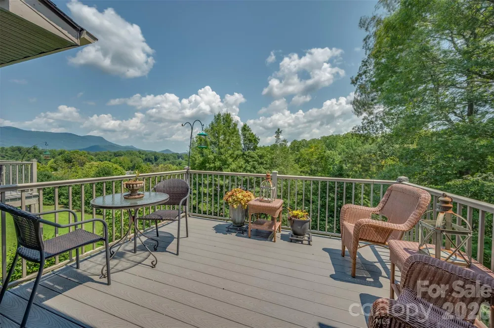 77 Chestnut Street #305 Tryon, NC 28782
