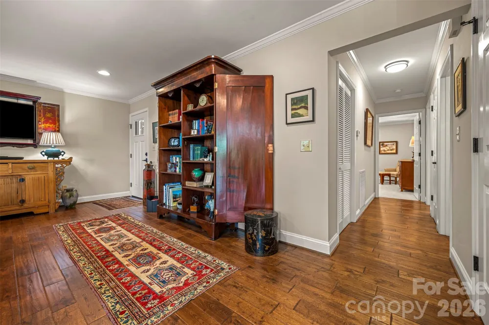 77 Chestnut Street #305 Tryon, NC 28782