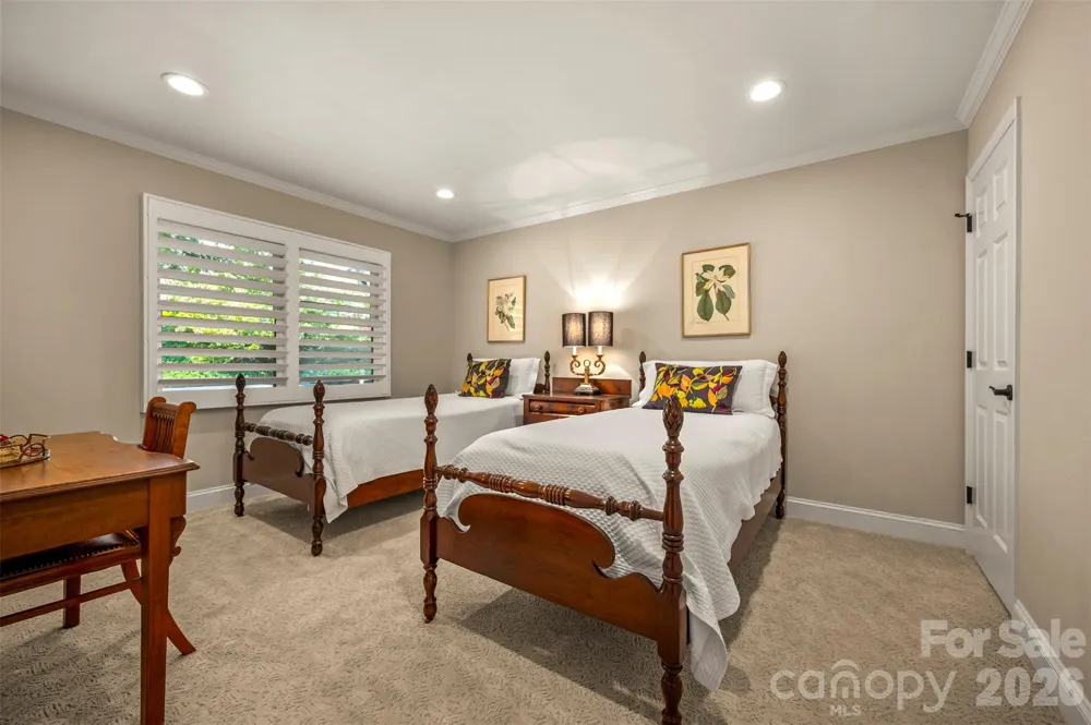 77 Chestnut Street #305 Tryon, NC 28782