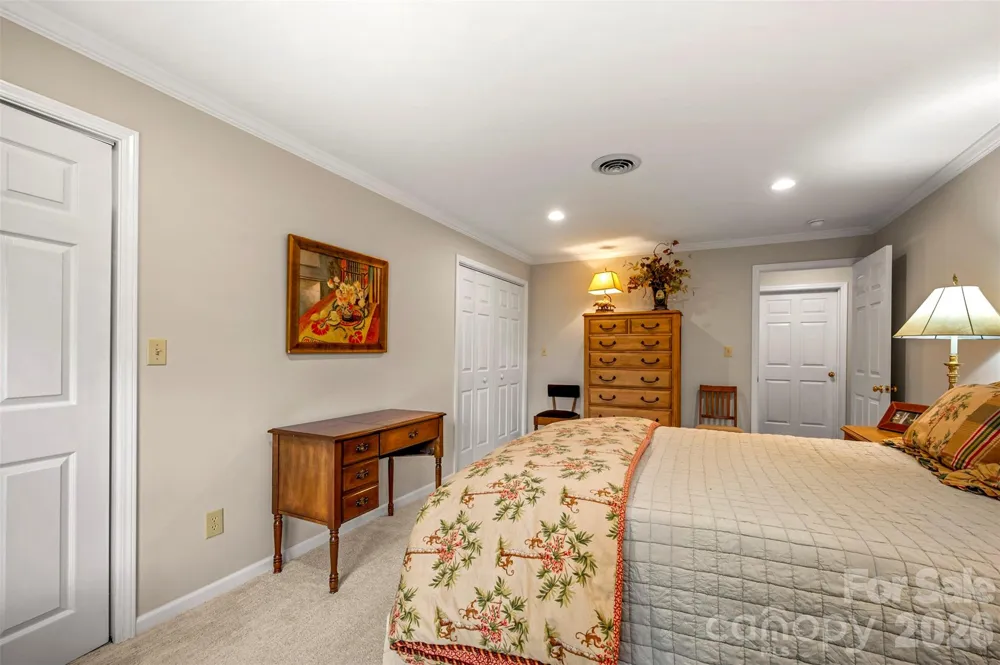 77 Chestnut Street #305 Tryon, NC 28782