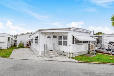 202 Palm Drive #I