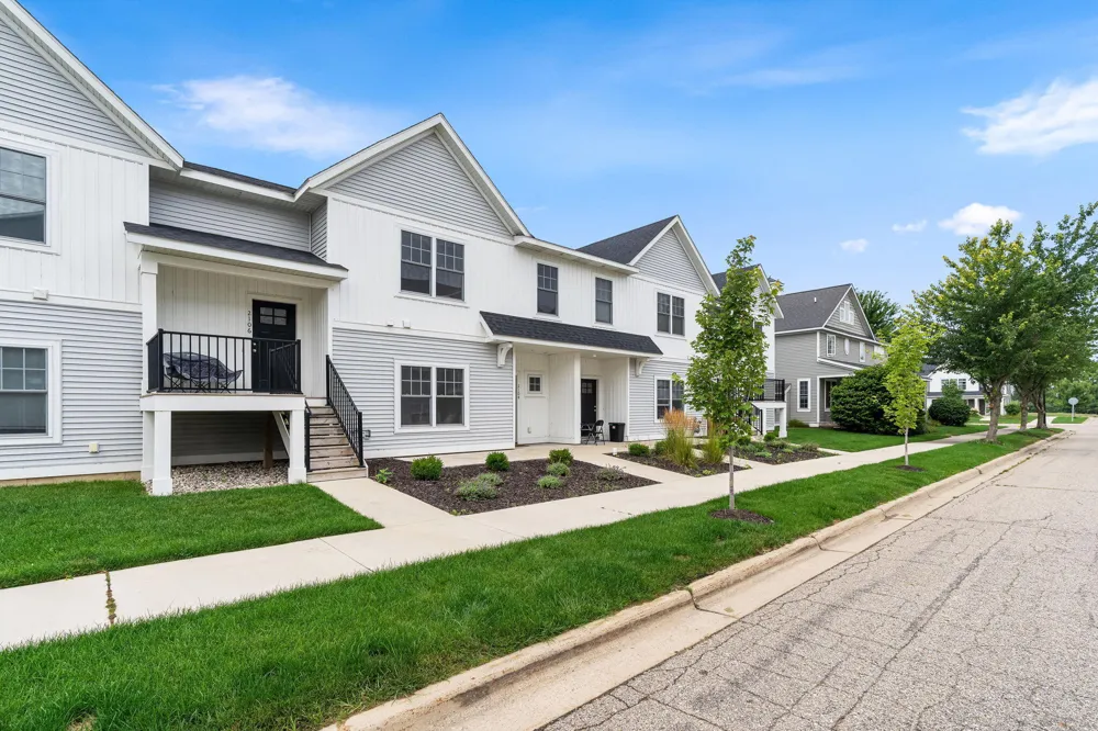 2104 Sherwood Avenue Holland, MI 49423