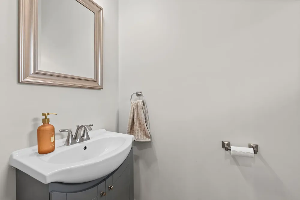 2104 Sherwood Avenue Holland, MI 49423