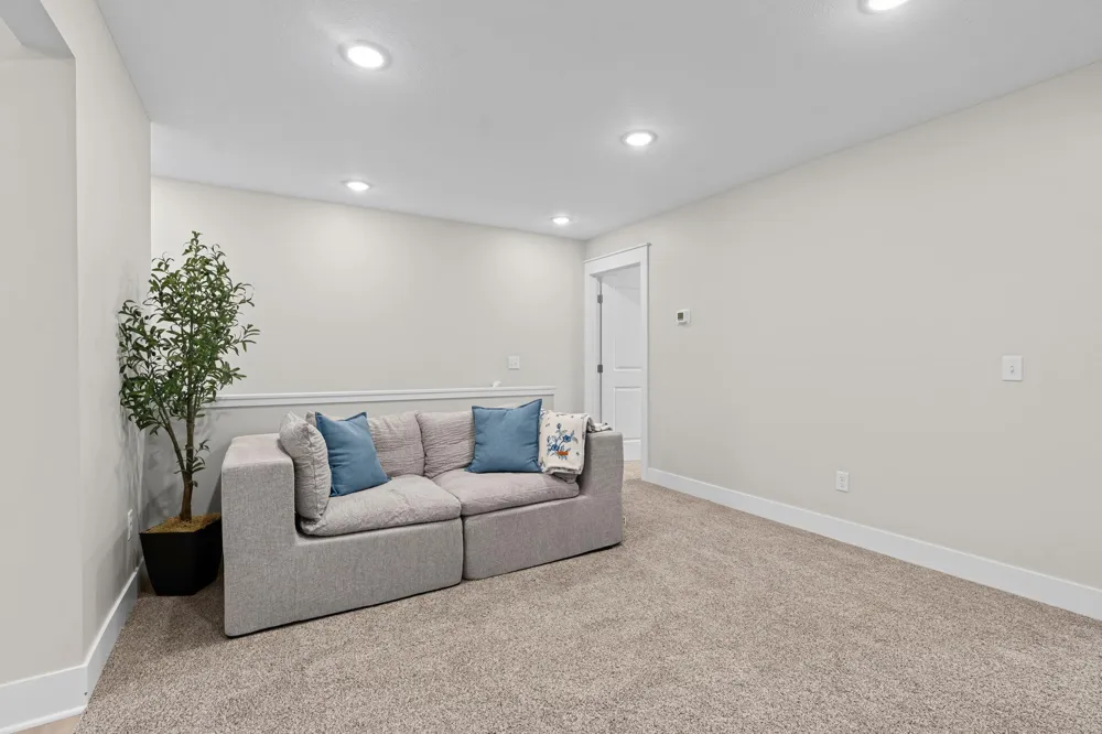 2104 Sherwood Avenue Holland, MI 49423