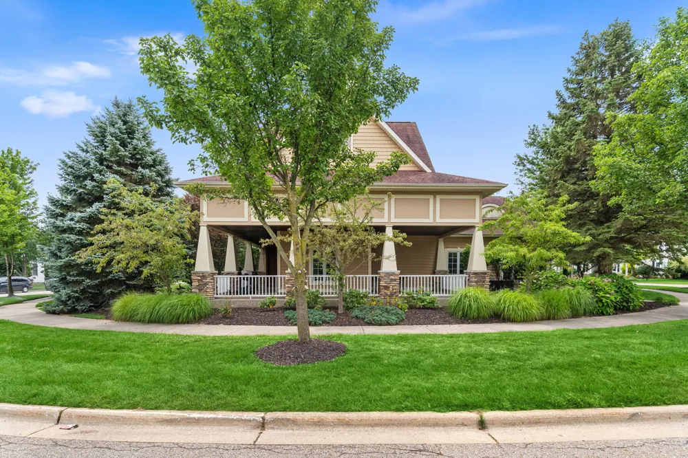 2104 Sherwood Avenue Holland, MI 49423