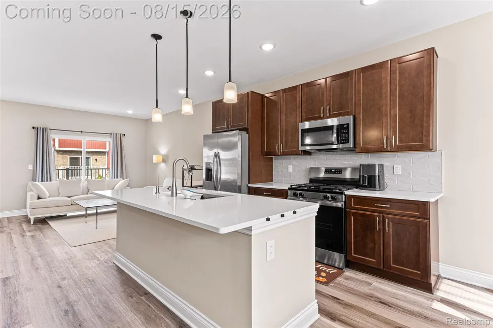 4837 Lismore Lane Troy City, MI 48085