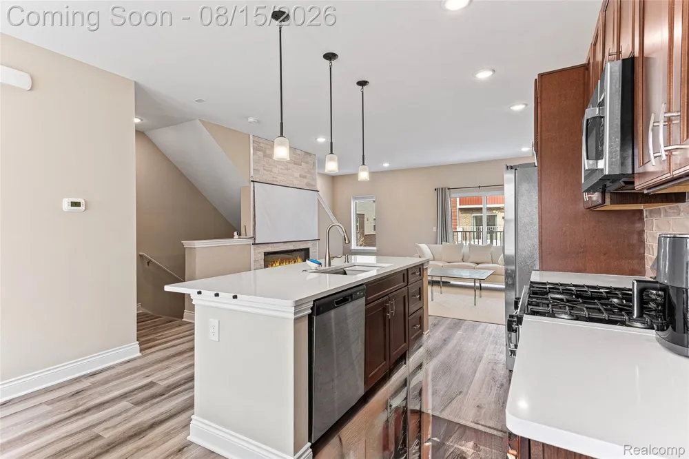 4837 Lismore Lane Troy City, MI 48085