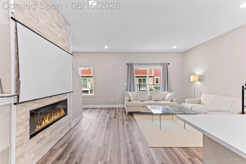 4837 Lismore Lane Troy City, MI 48085