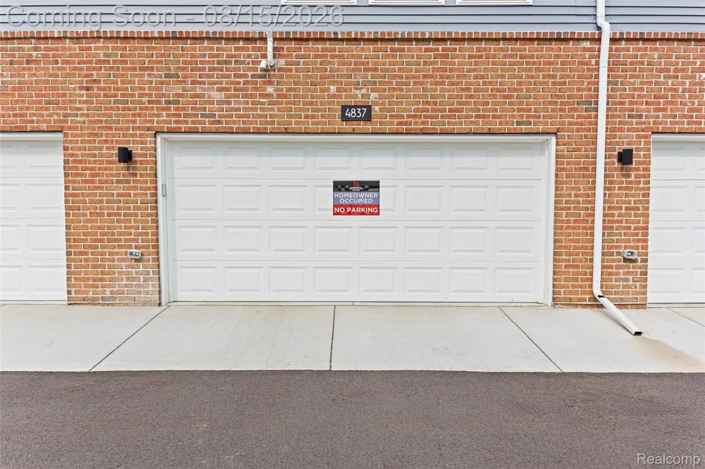 4837 Lismore Lane Troy City, MI 48085