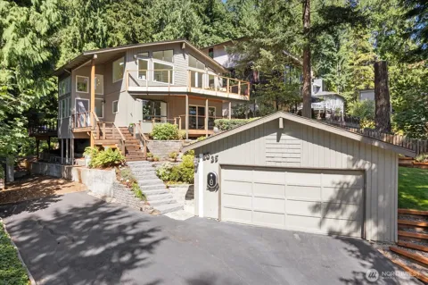 2035 West Lake Sammamish Parkway SE
