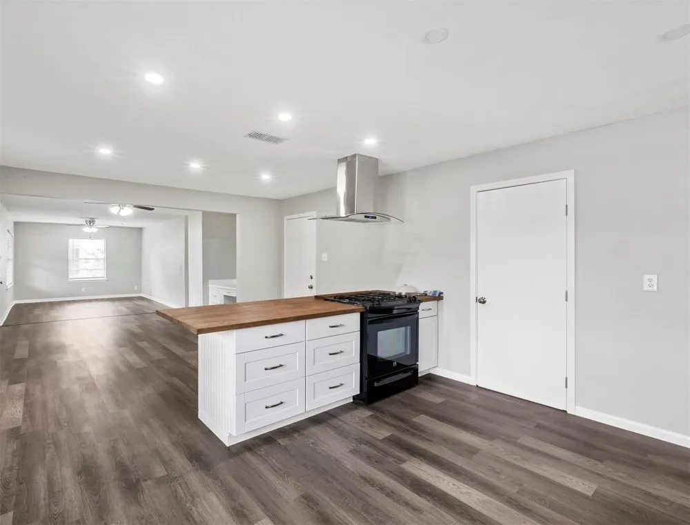 6421 Teluco Street Houston, TX 77055
