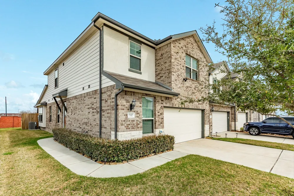 7117 Elgin Street Pearland, TX 77584