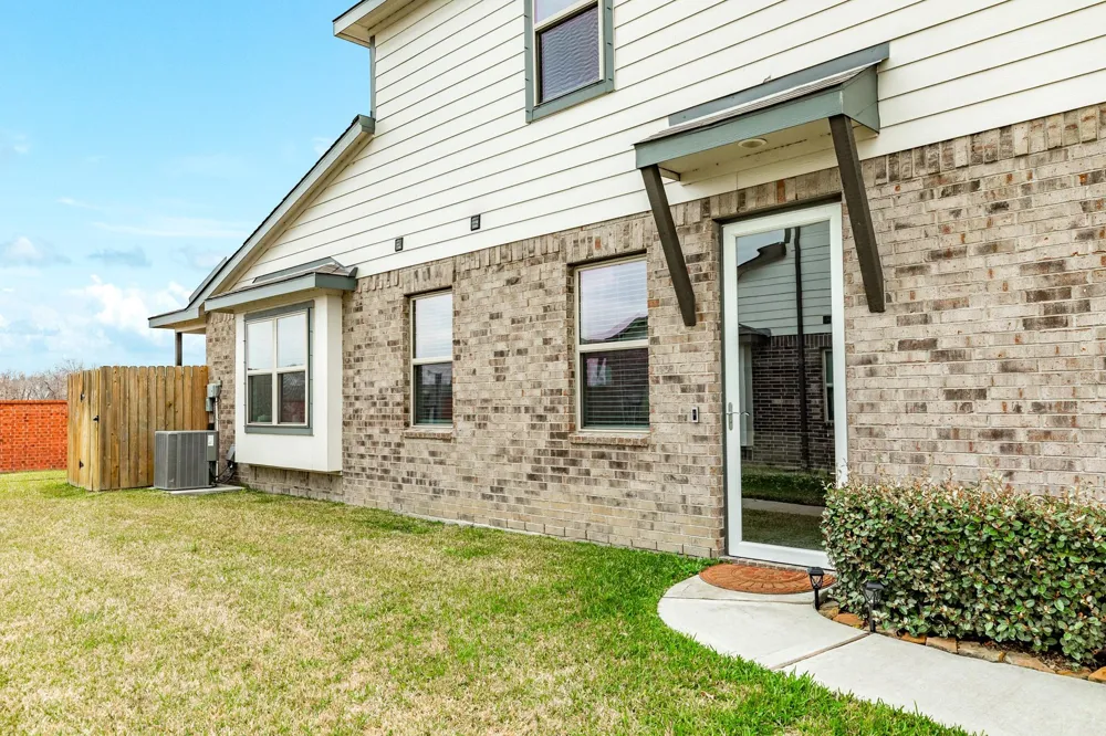 7117 Elgin Street Pearland, TX 77584