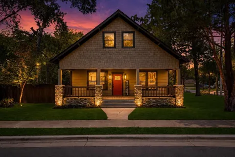 915 North Roberson St
