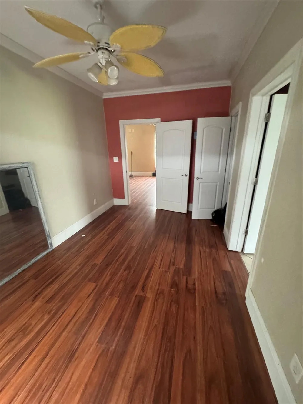 880 Prairie Street Beaumont, TX 77701