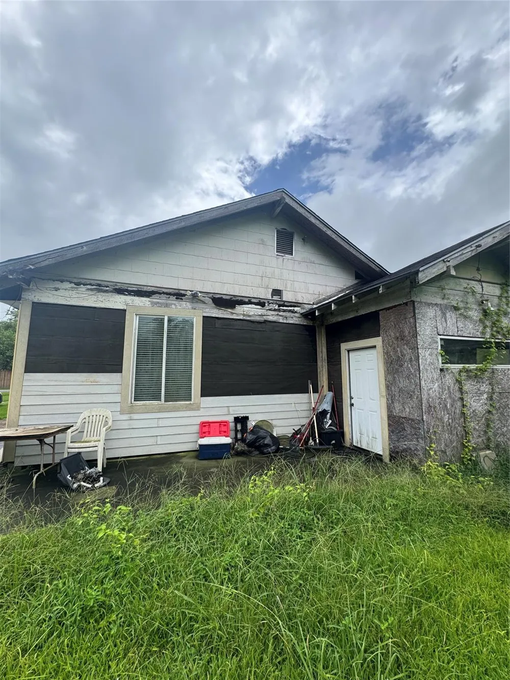 880 Prairie Street Beaumont, TX 77701