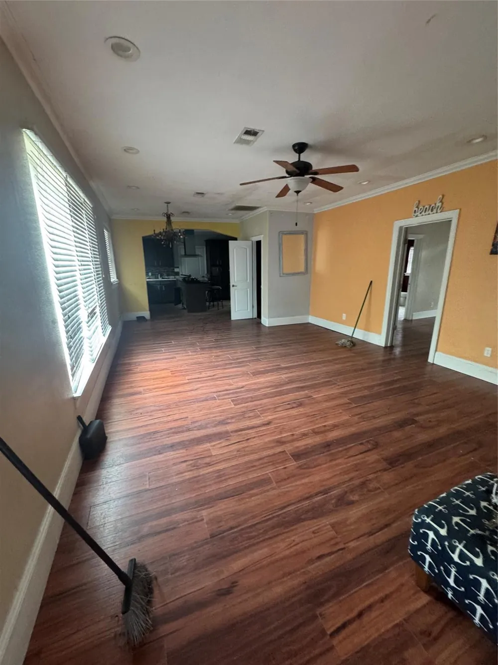 880 Prairie Street Beaumont, TX 77701