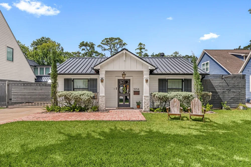 1054 Gardenia Drive Houston, TX 77018