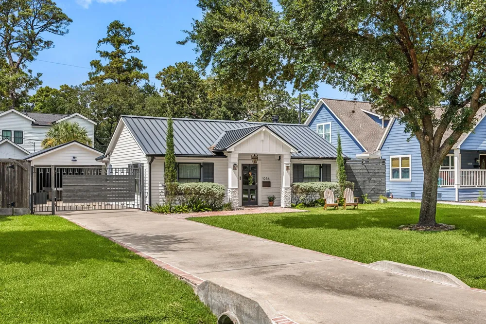 1054 Gardenia Drive Houston, TX 77018