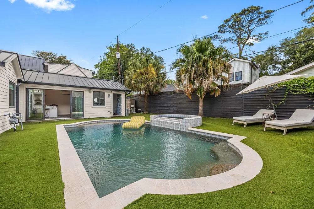 1054 Gardenia Drive Houston, TX 77018