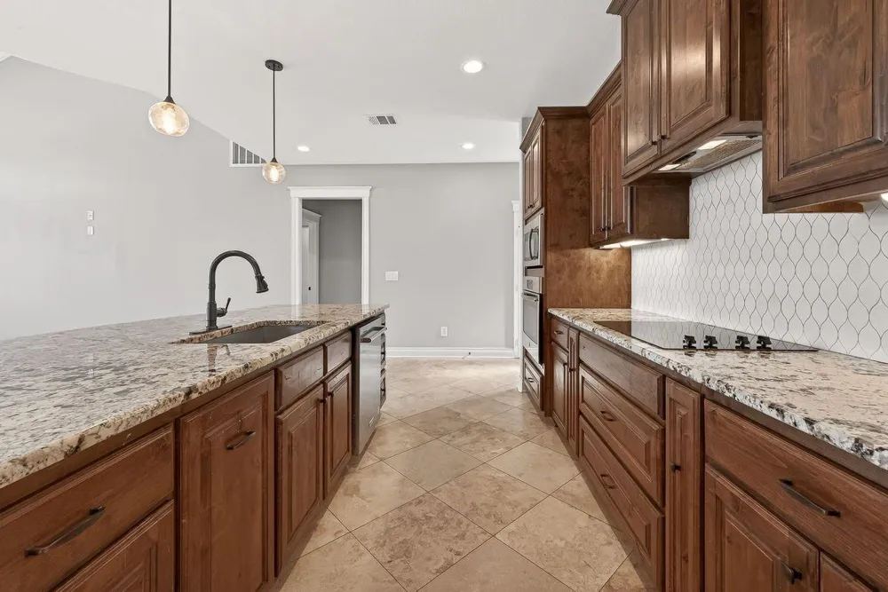 912 Roberts Street East Bernard, TX 77435