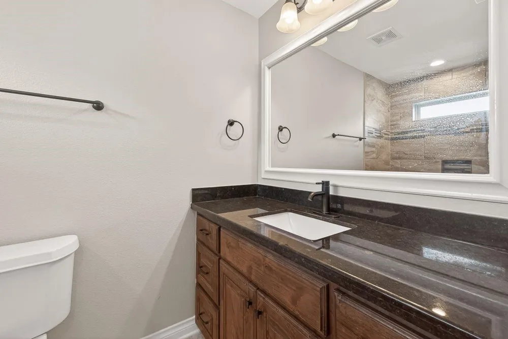 912 Roberts Street East Bernard, TX 77435
