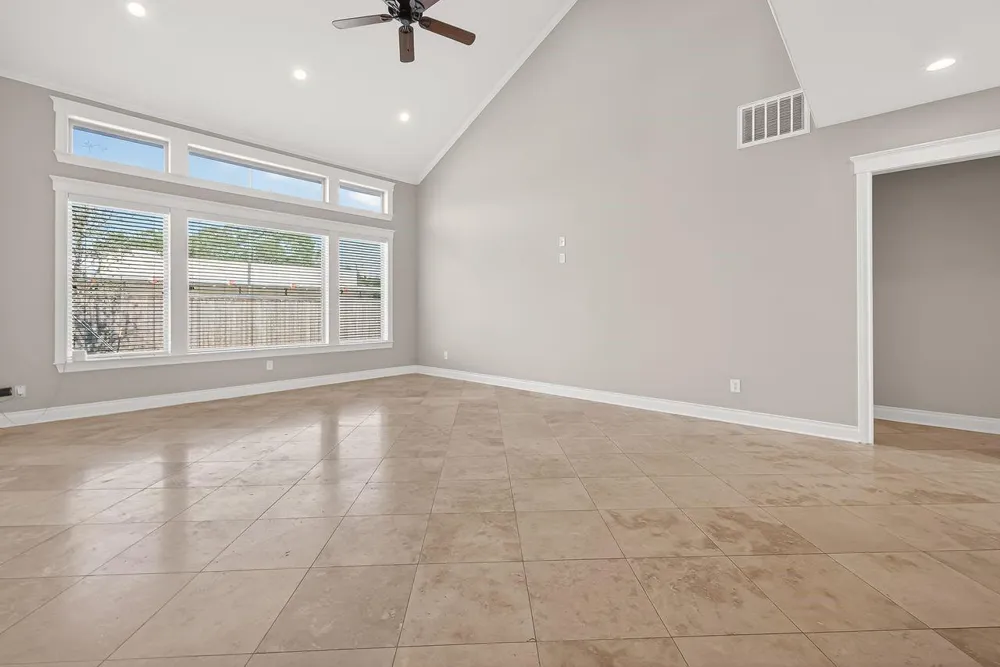 912 Roberts Street East Bernard, TX 77435