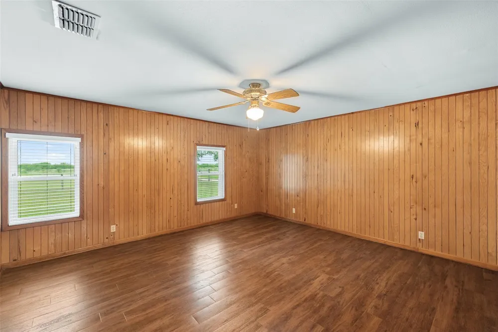 23783 Fm 530 Hallettsville, TX 77964