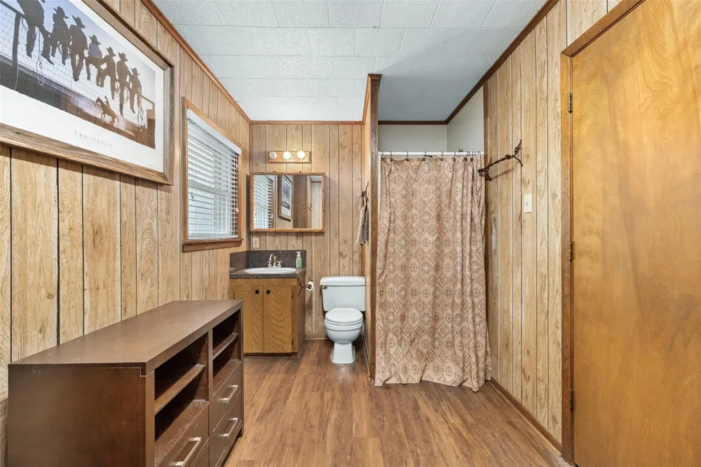 23783 Fm 530 Hallettsville, TX 77964