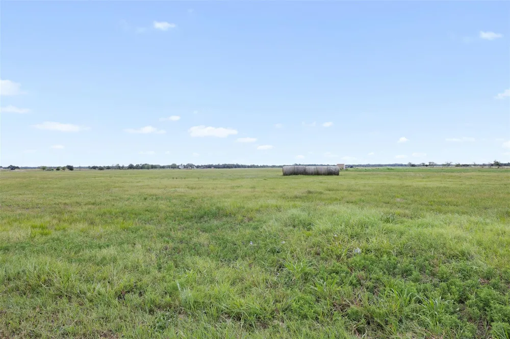 23783 Fm 530 Hallettsville, TX 77964